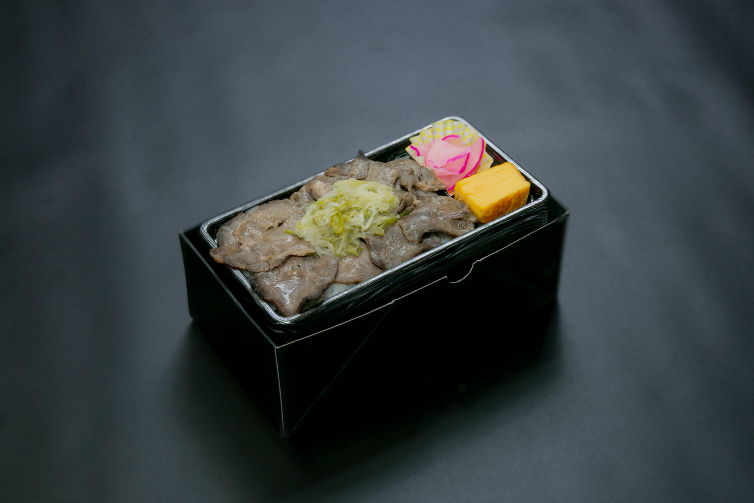 U02牛タン弁当-010