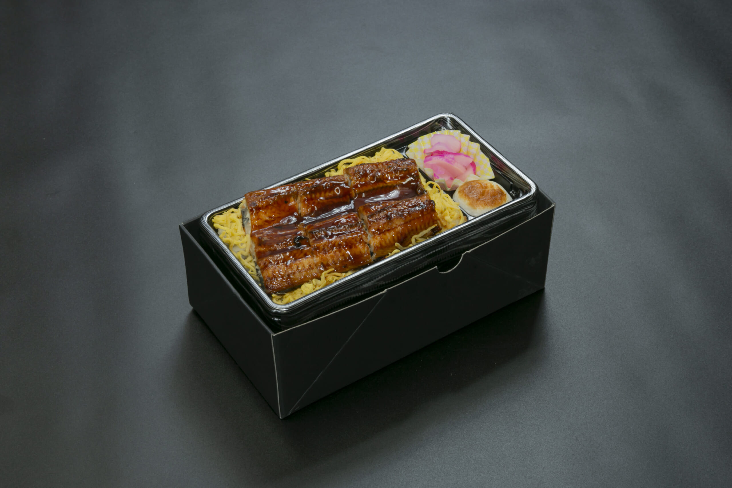 U03うなぎ弁当-012